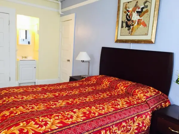 Aldrich Hotel 4