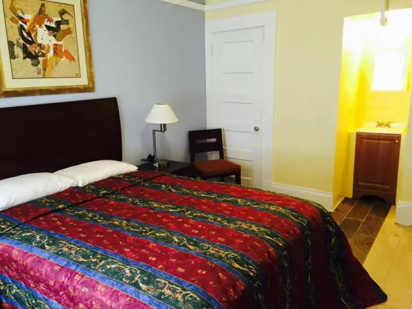 Aldrich Hotel 5