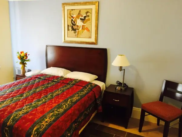 Aldrich Hotel 6